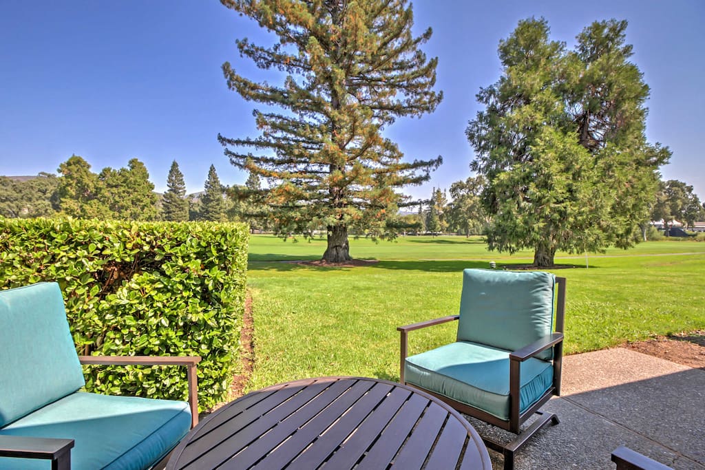 Nestled along the 1st hole of the resort's North Course, you'll enjoy gorgeous natural views of the rolling greens from the private patio