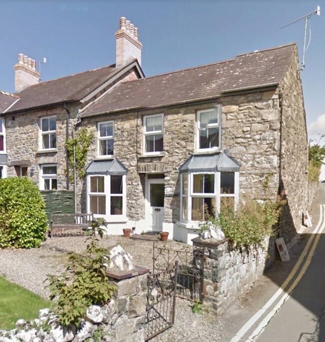 Traditional Holiday Cottage in Newport, Pembs. Cottages for Rent in Pembrokeshire, Wales