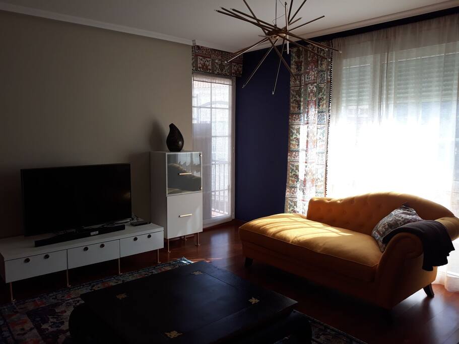 SALON COMEDOR CON SMART TV