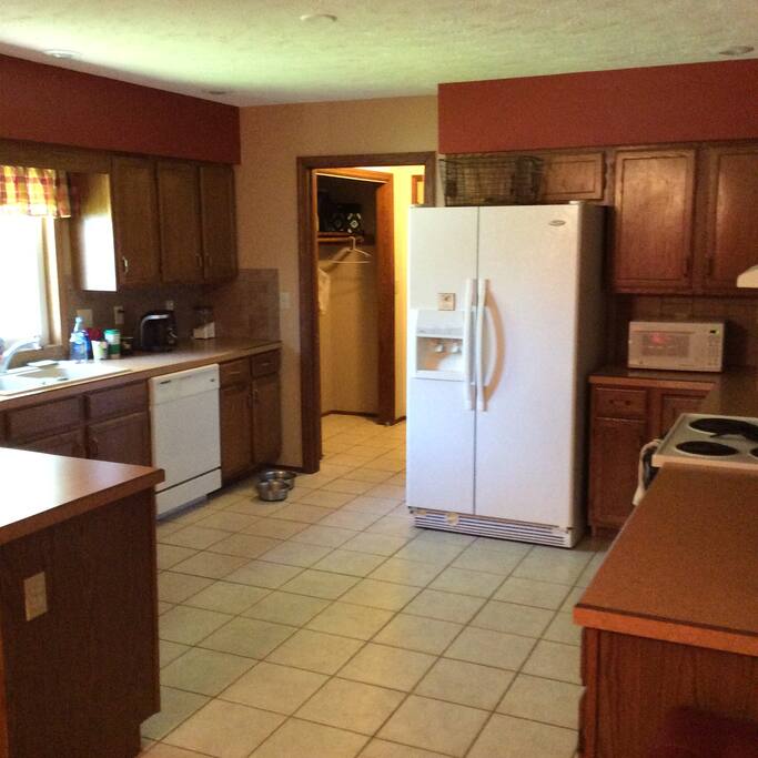 Big, open kitchen with breakfast