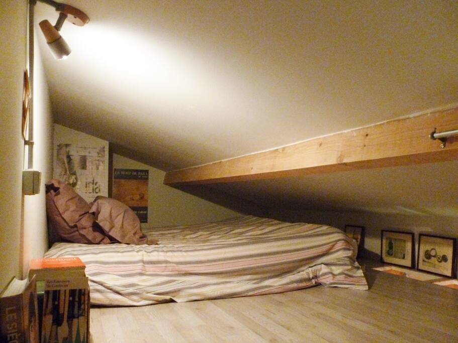 Lit 2 personnes sous mezzanine