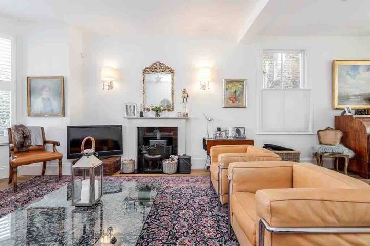Gorgeous 5 Bedroom Family Home, Richmond /Garden gallery image 3