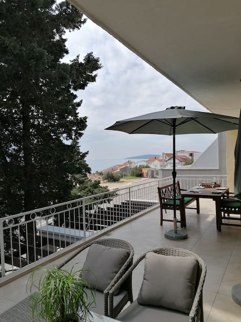 Apartment "Borovi" with terrace and parking Podaca