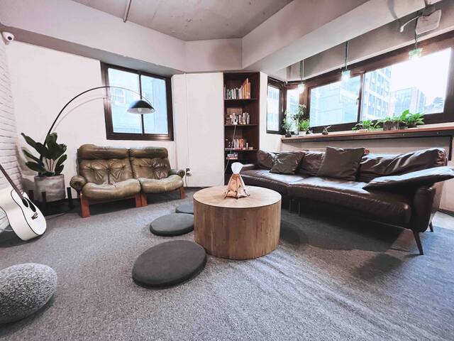 MRT30secSoldier Culture7room private blue line gallery image 3