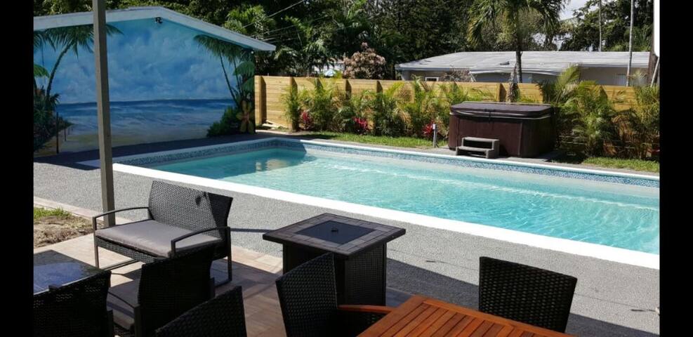 STUNING PRIVATE RESORT..10 bedrooms..6 bathrooms gallery image 3