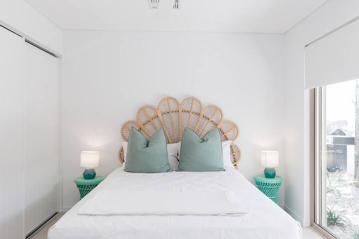 Poinciana House—Luxury Noosa Retreat close to Beach gallery image 5