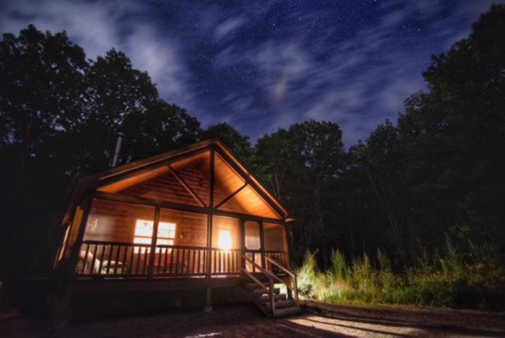 Cozy cabin in quiet woods near lake in Ellsworth. Cabins for Rent in