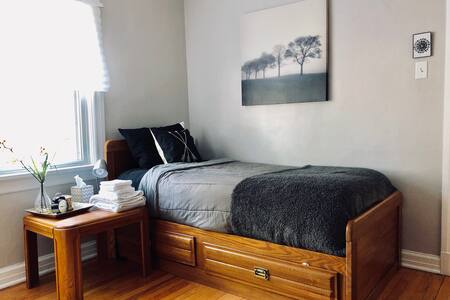 •Comfy, Private Room • University City•