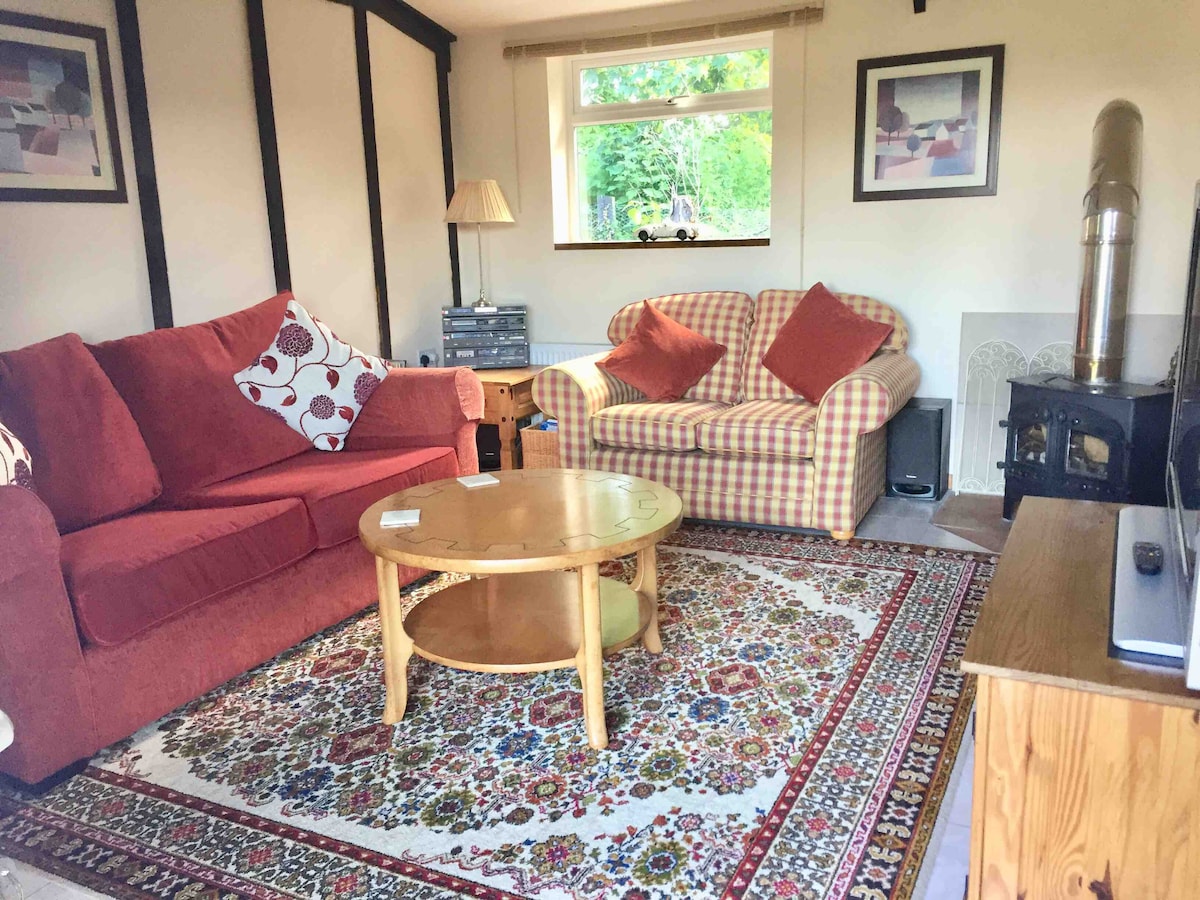 Top Airbnb: Stable Retreat - converted stables cosy & private in South Norfolk