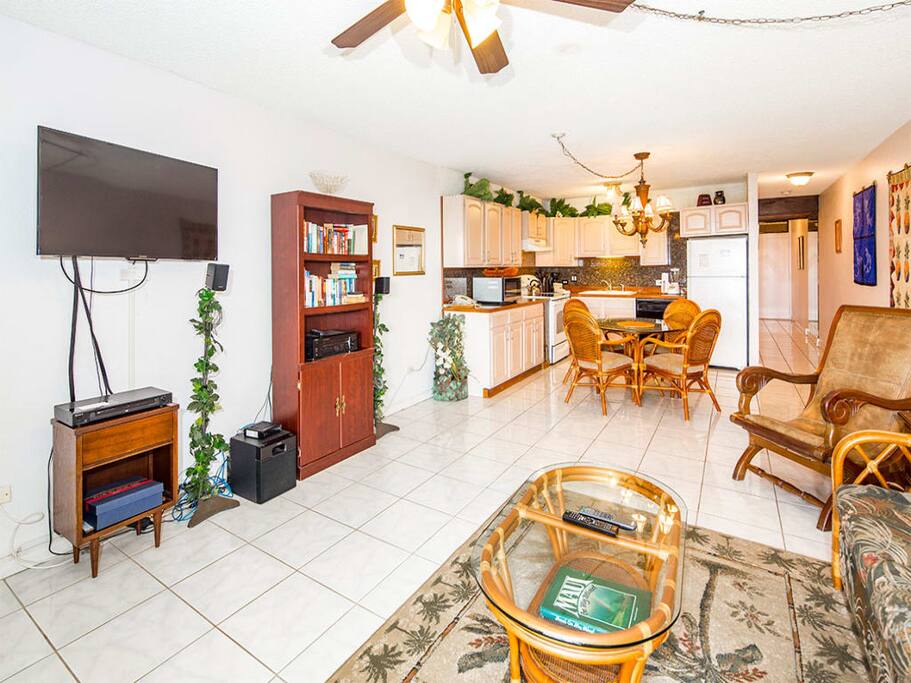 kamaole-sands-1po-5308-living-04.jpg