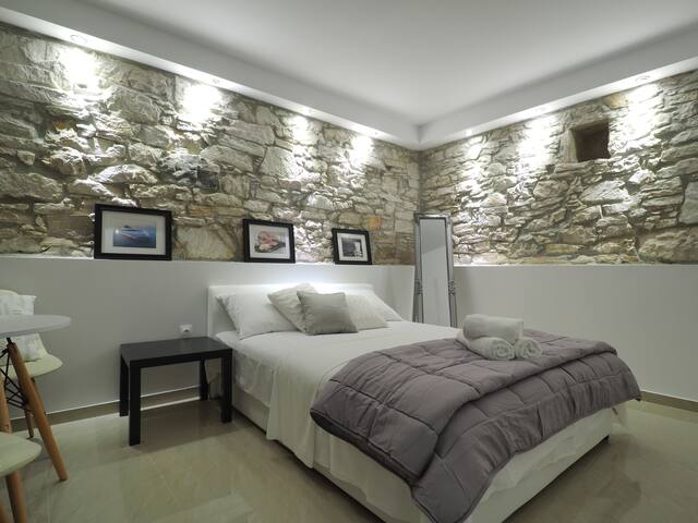 Captain Emo double room 7 in city center