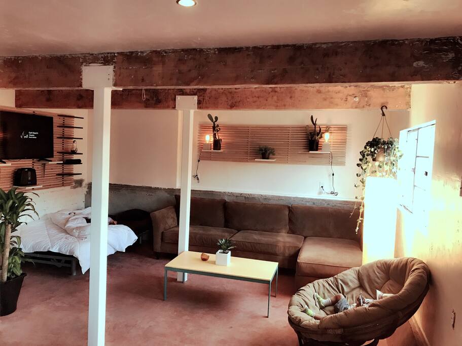 Here is the bed, lounge room, tv
room.