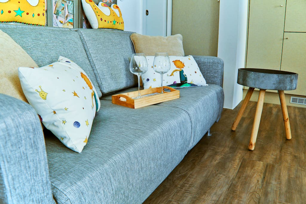Relex changing the position for chaise long