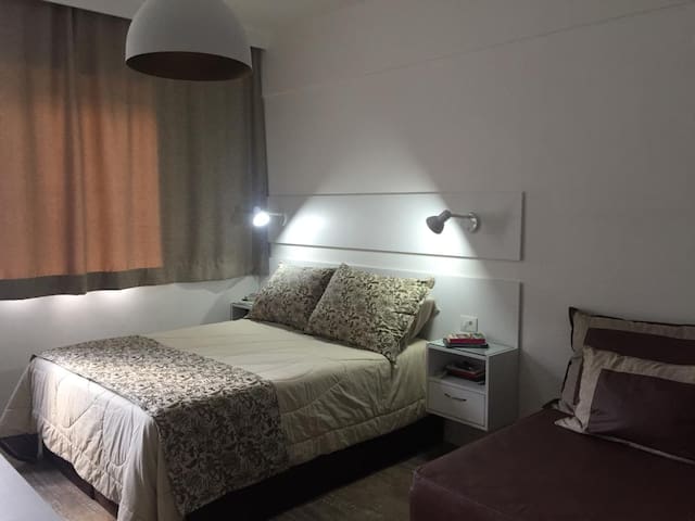 Apt moderno com ótima localização em Copacabana.