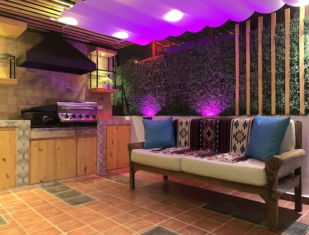 Entire home with 1 bedrooms in Cuenca - Rooftop + Cozy suite (Riverview)