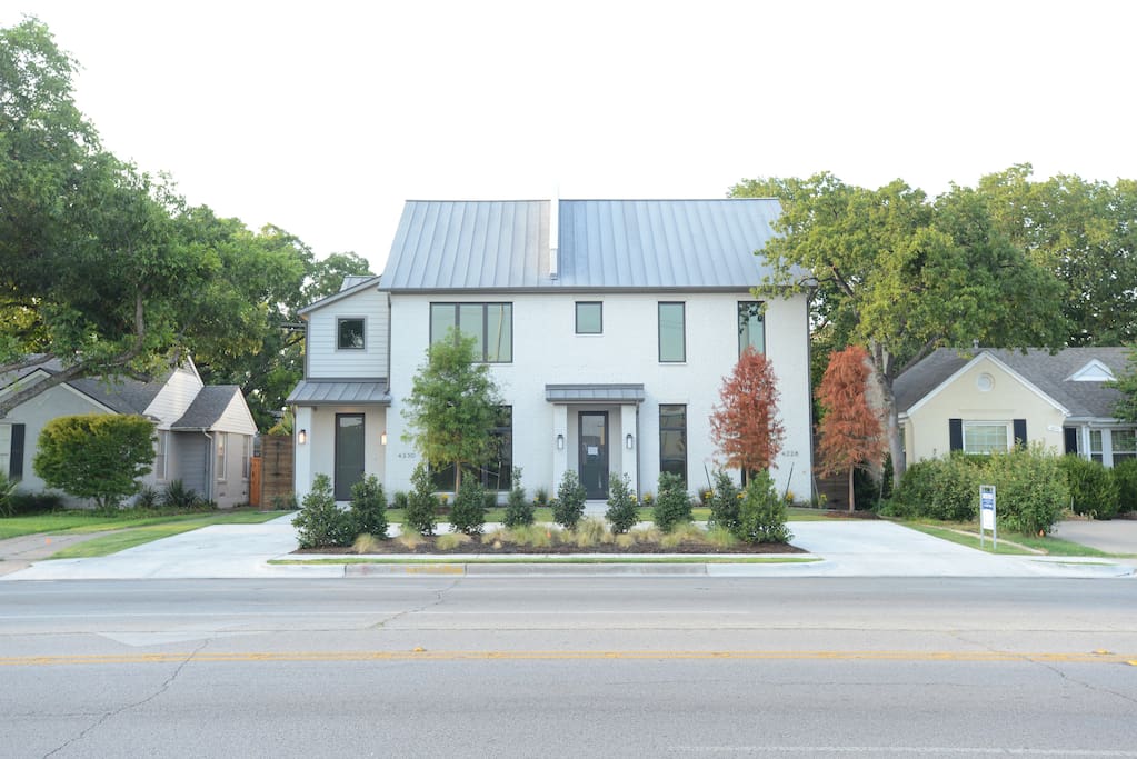Street view - please park in back in garage