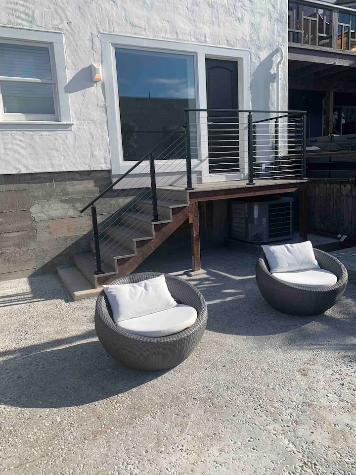 Modern Suite with Private Entrance
