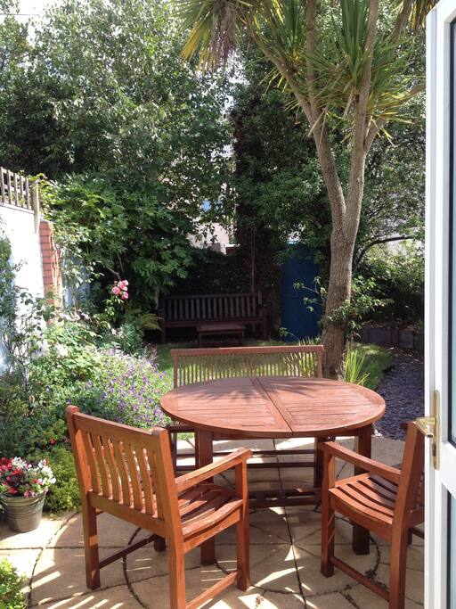 Pretty and private garden
