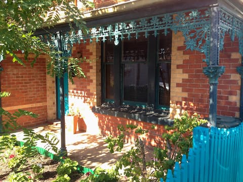 Character Filled Home-The Yuilles: Ballarat B&B