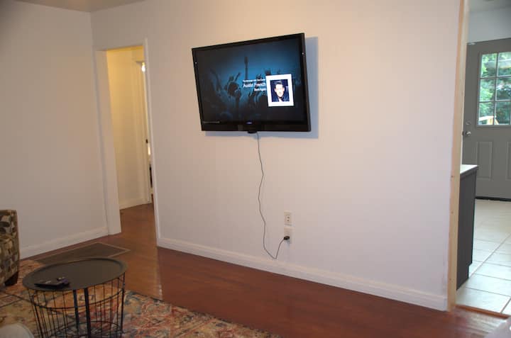 10 Min Okana!
Ask Longer Stays Cozy Cottage-metro - Midwest City, OK