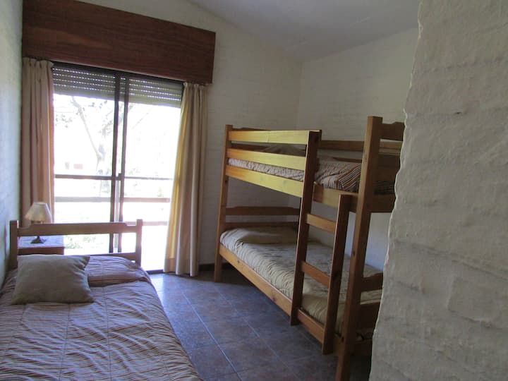 Spavaća soba 3 kreveta