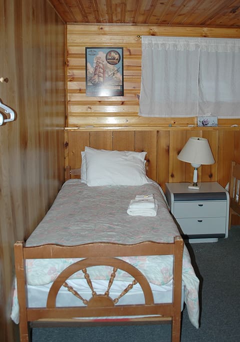 Bed 3 in room 4