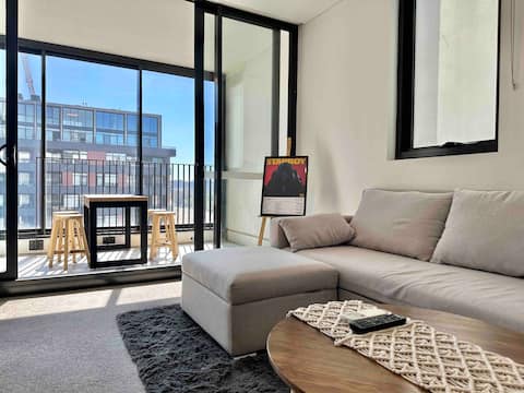 River view 1Bed Apt with parking close to ferry