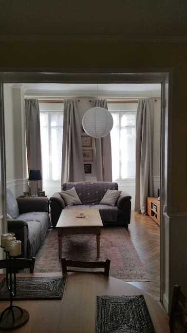 Vue depuis la cuisine, toujours du salon.