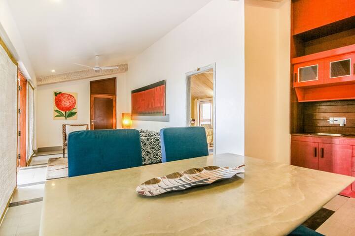 Dining area image 1