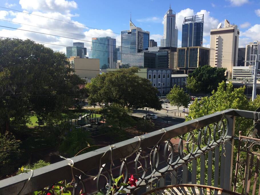 An easy walk to the city