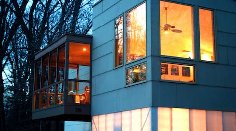 TRYON FARM MID-MODERN SPA IN THE WOODS