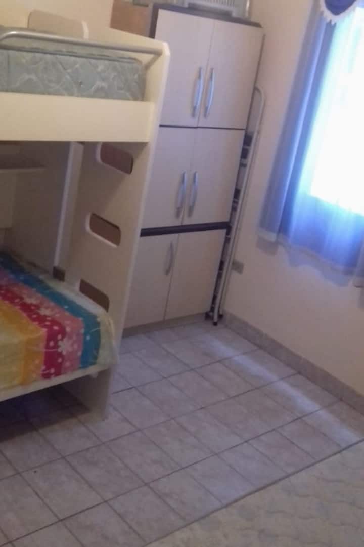 ห้องนอนเดี่ยว
เตียงคู่และเตียงสองชั้น
