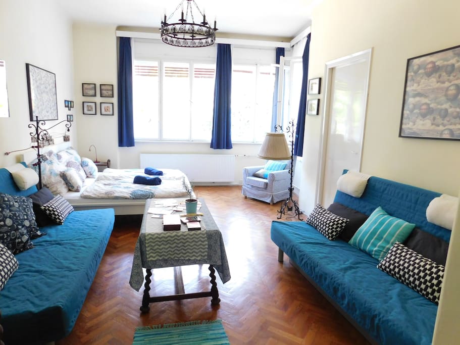 One of the bedrooms overlooking to the nice park of the University