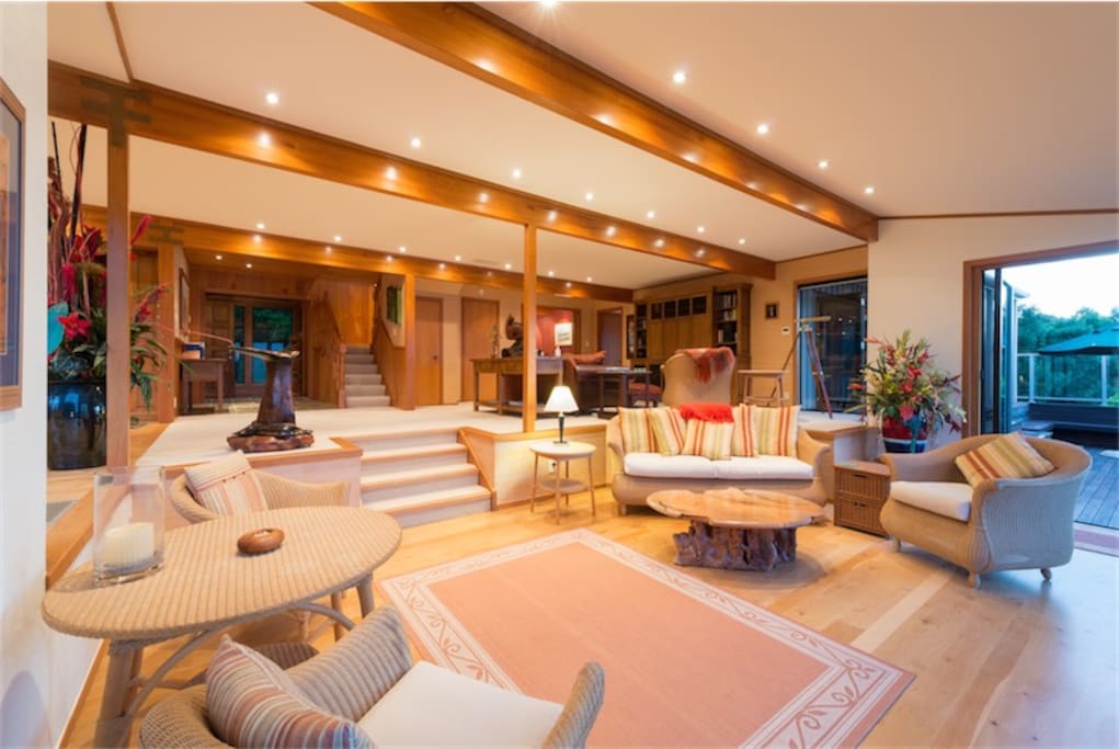 lower lounge