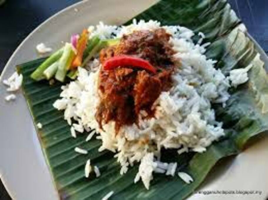 Free Breakfast - Coconut Rice with Fish Curry
