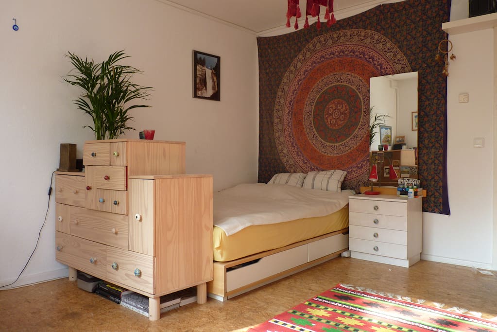 Wohn- und Schlafzimmer