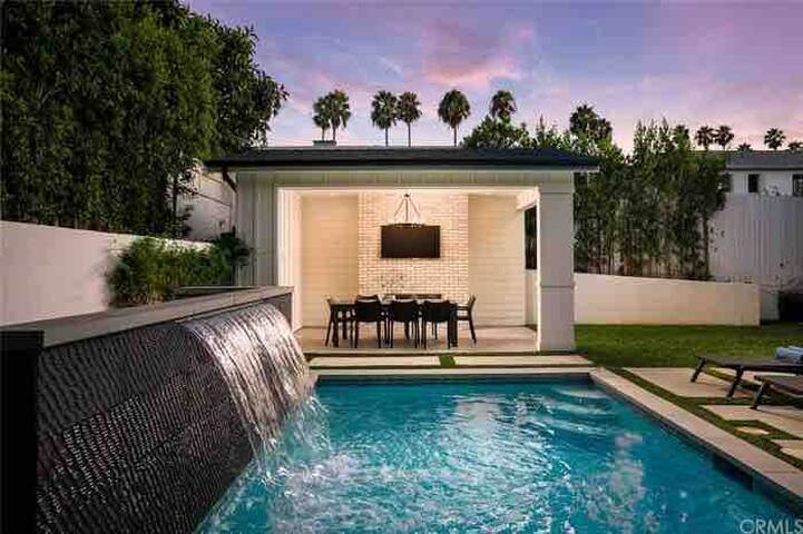 Sophisticated Farmhouse in the heart of Weho.