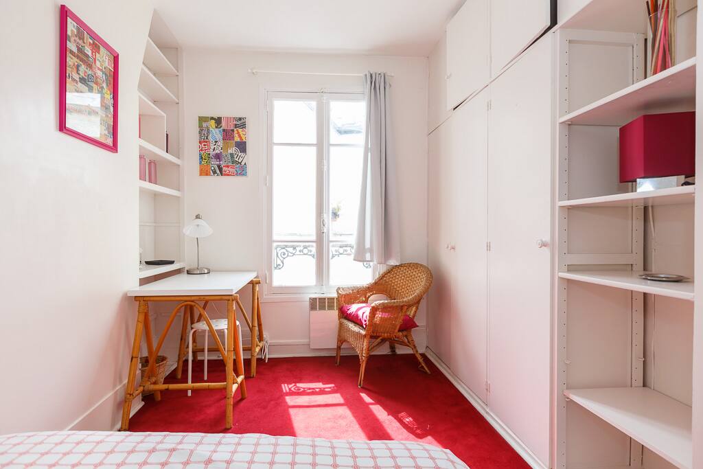 BUREAU DANS CHAMBRE