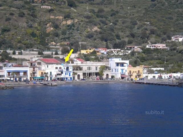 Listing in Lipari