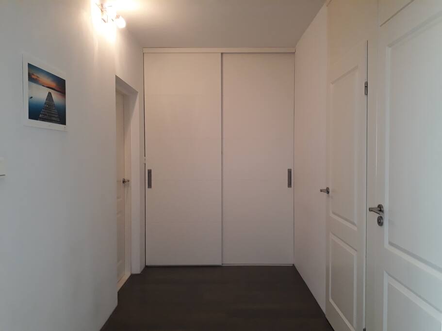 Hall to bedrooms and bathroom