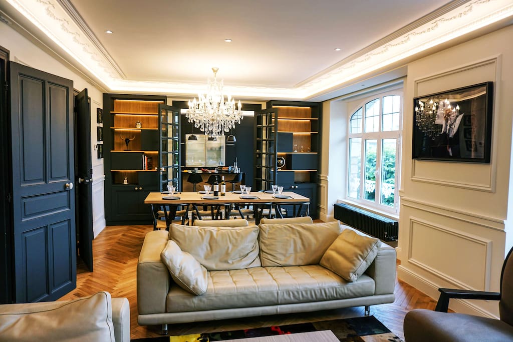 Le salon, salle à manger, cuisine // the living room, dining room, kitchen