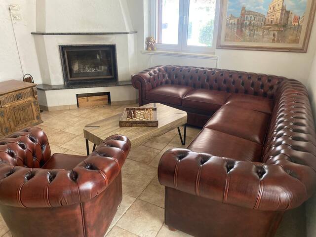 2 Villas for up to 22 People gallery image 4