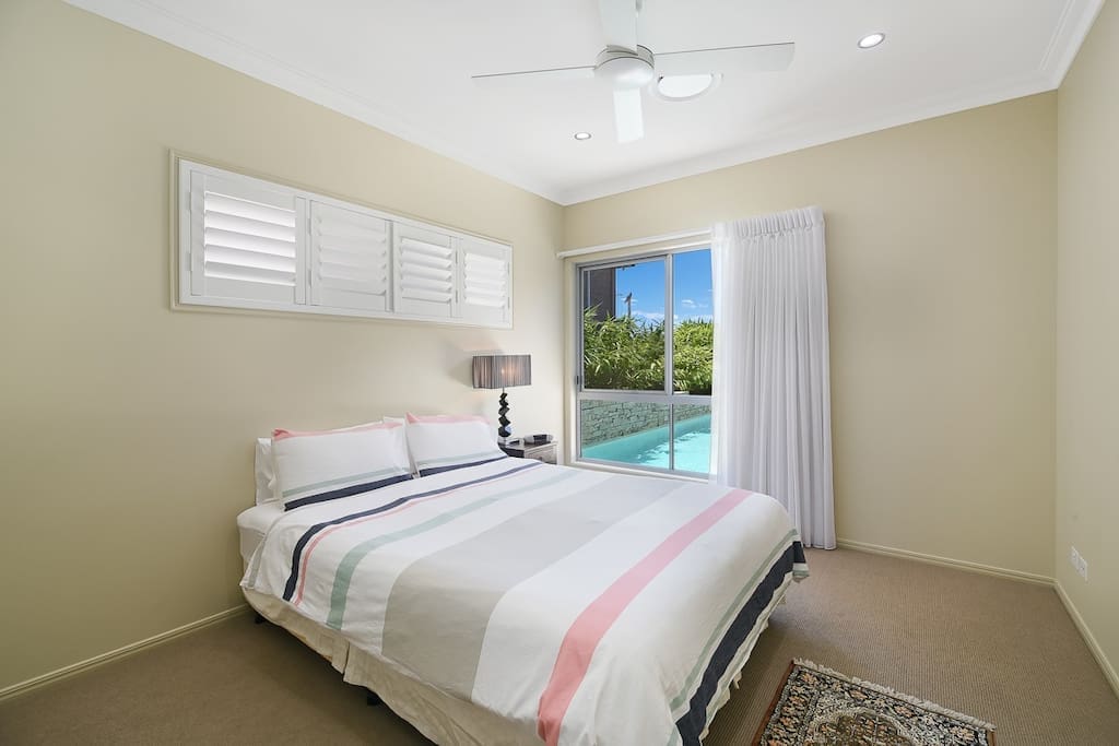 Main Bedroom - Queen sized bed