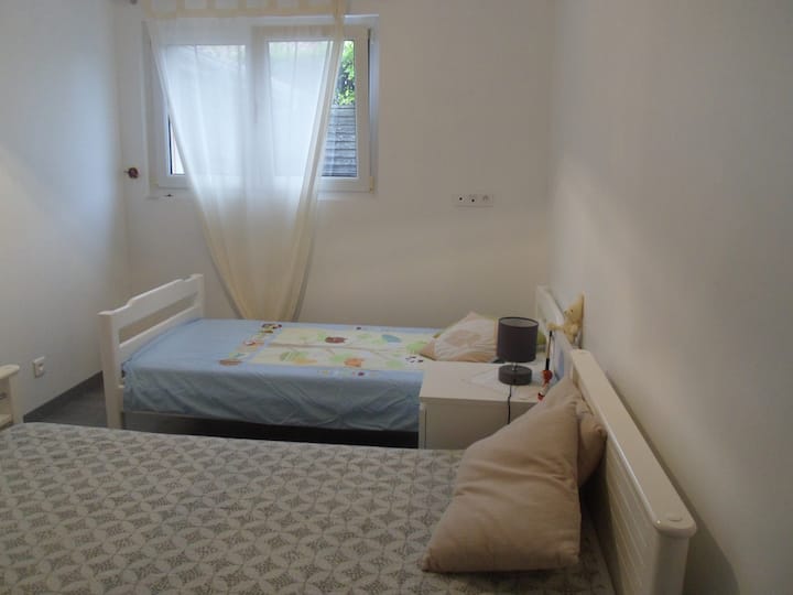 Habitación con 2 camas de 90
