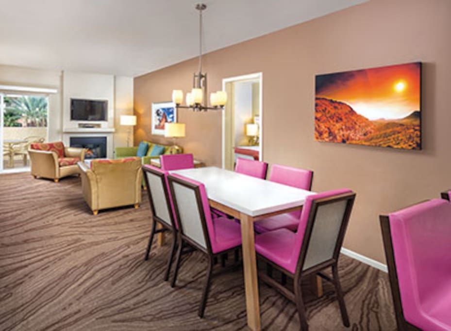 This picture does not show the specific unit being rented. The unit rented will be based on which units are available upon check-in. These pictures are meant to show the property and an example of the room style and décor.