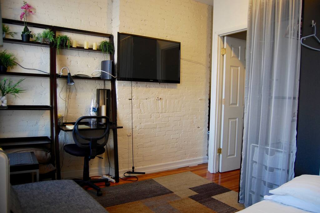 Larger Bedroom, sleeps 3