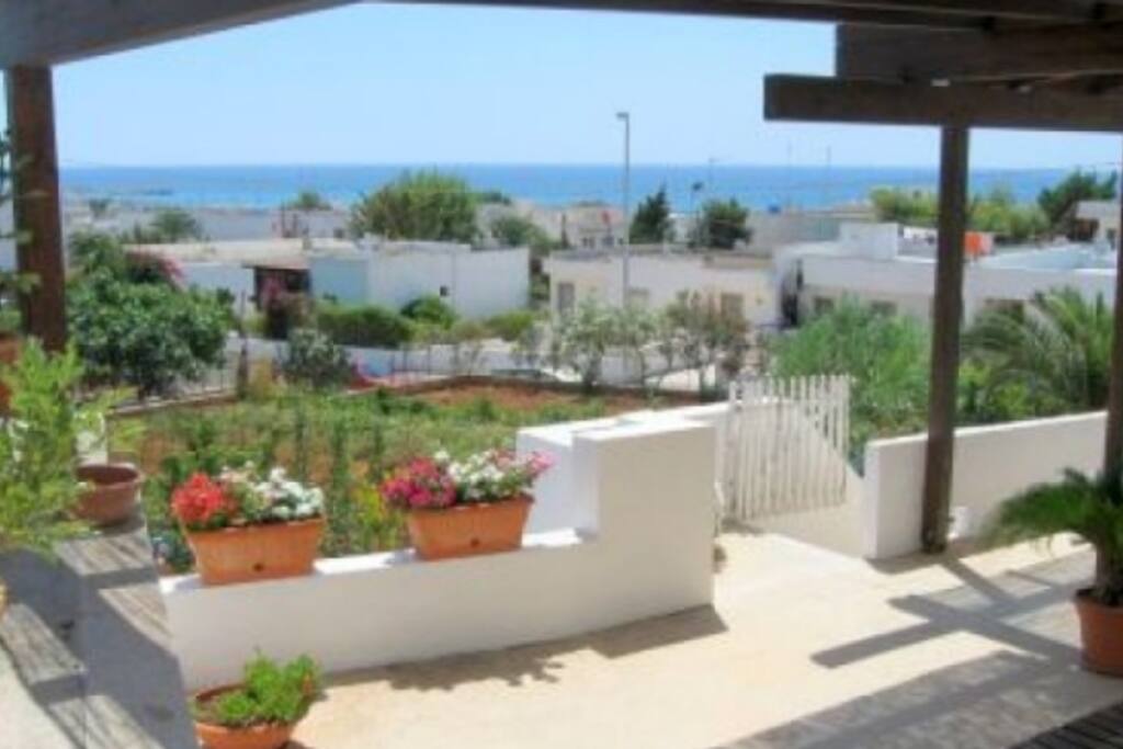 Panorama dalla terrazza della casa.