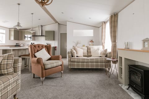 Spacious, Luxury Lodge St Merryn