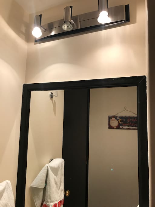 Espejo y lavabo