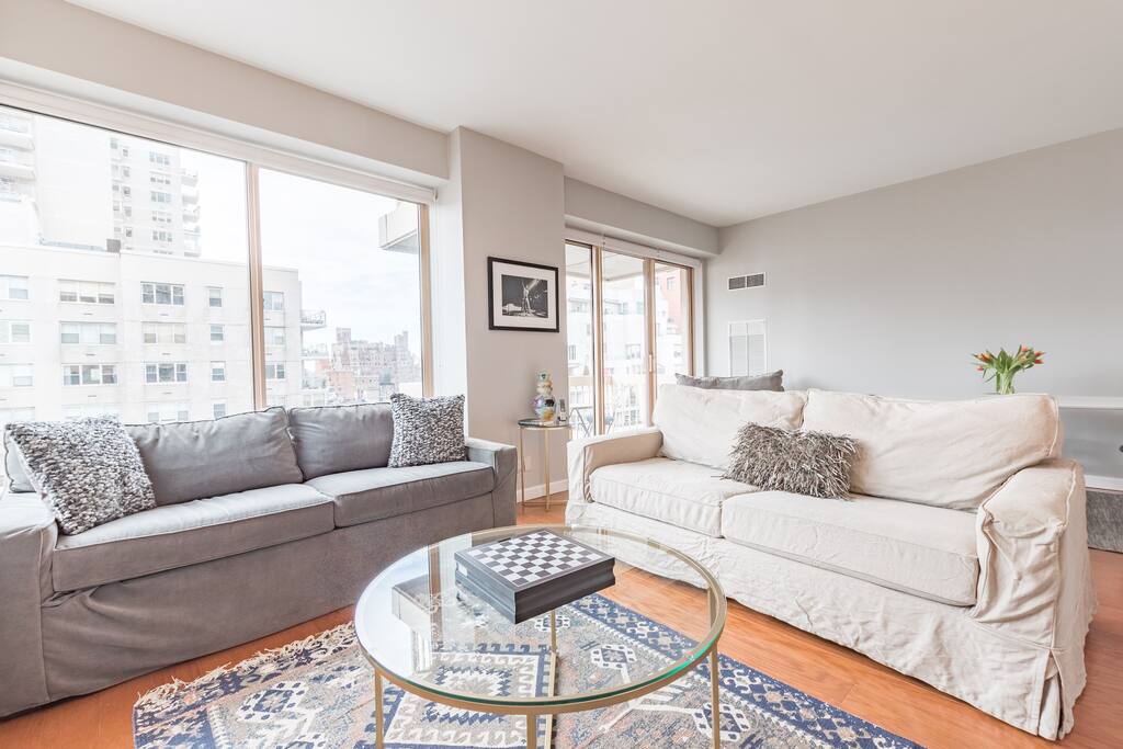 Living room with pullout sofa
